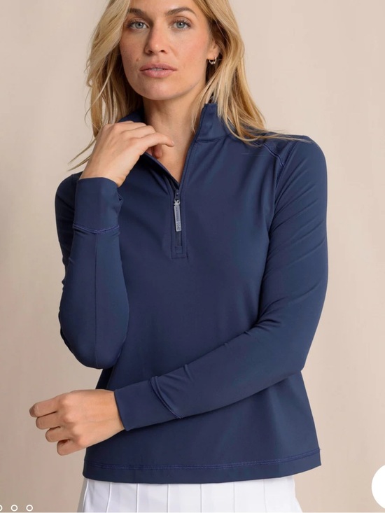 Vineyard Vines Tops - VINEYARD VINESWomen's Navy Half-Zip Performance Top! M